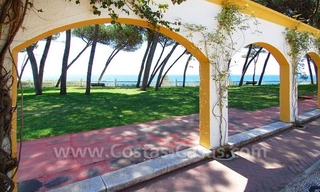 Apartamento espacioso a la venta en complejo situado en primera línea de playa en Marbella en la Milla de Oro 6