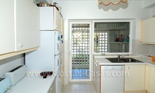 Apartamento espacioso a la venta en complejo situado en primera línea de playa en Marbella en la Milla de Oro 24