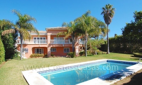 Villa a la venta cerca de la playa en Marbella 