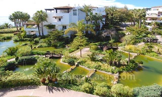 Espacioso apartamento de lujo a la venta en un complejo situado en primera línea de playa en la Milla de Oro – Marbella 2