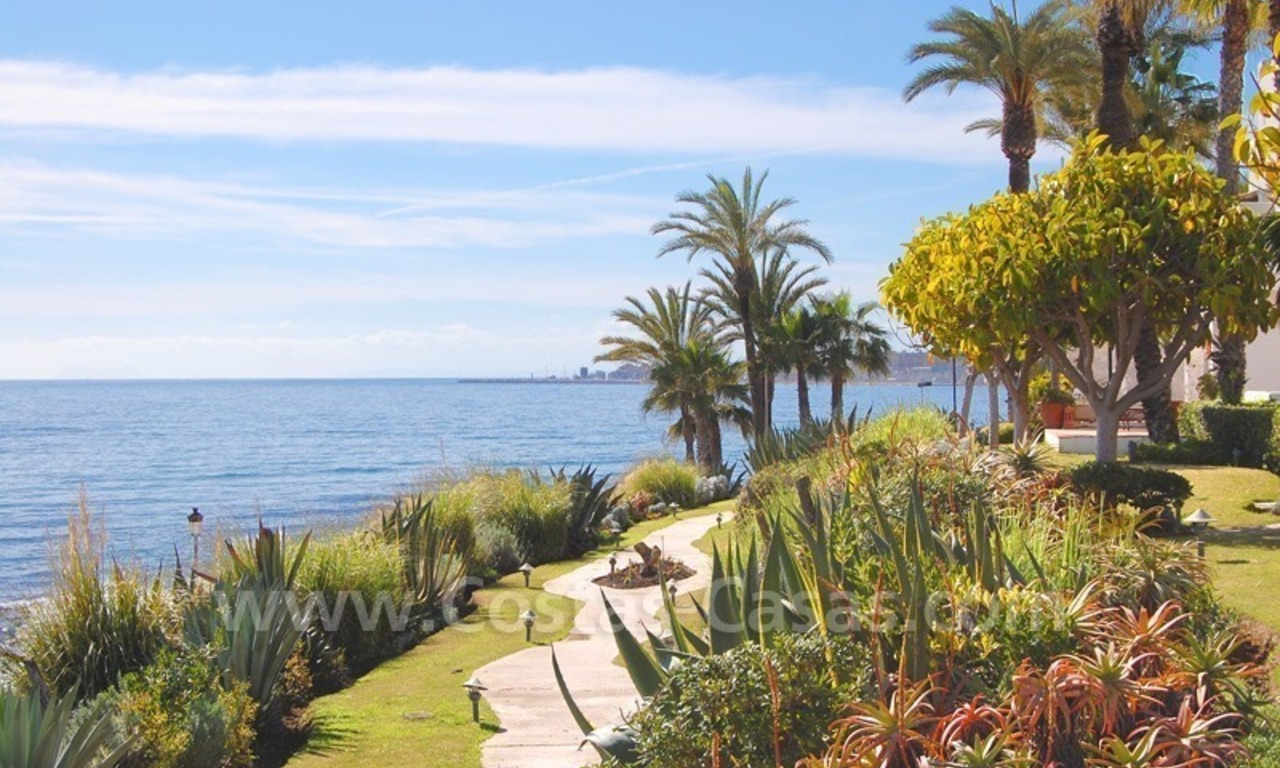 Espacioso apartamento de lujo a la venta en un complejo situado en primera línea de playa en la Milla de Oro – Marbella 12