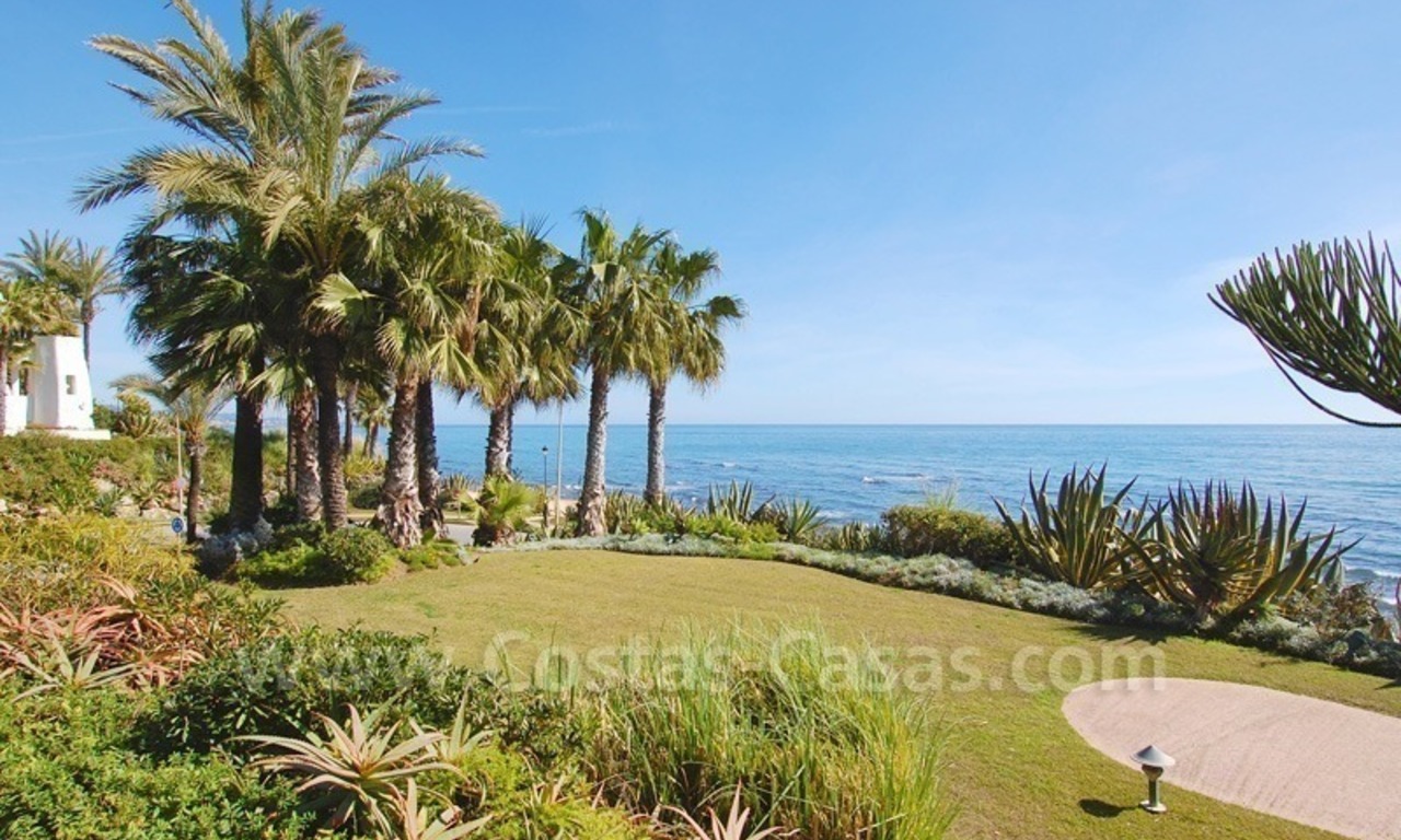 Espacioso apartamento de lujo a la venta en un complejo situado en primera línea de playa en la Milla de Oro – Marbella 15
