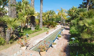 Espacioso apartamento de lujo para comprar en un complejo situado en primera línea de playa en la Milla de Oro – Marbella 29