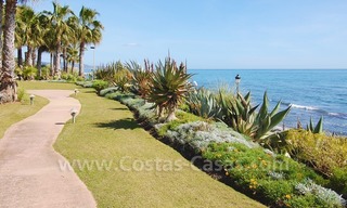 Espacioso apartamento de lujo para comprar en un complejo situado en primera línea de playa en la Milla de Oro – Marbella 17