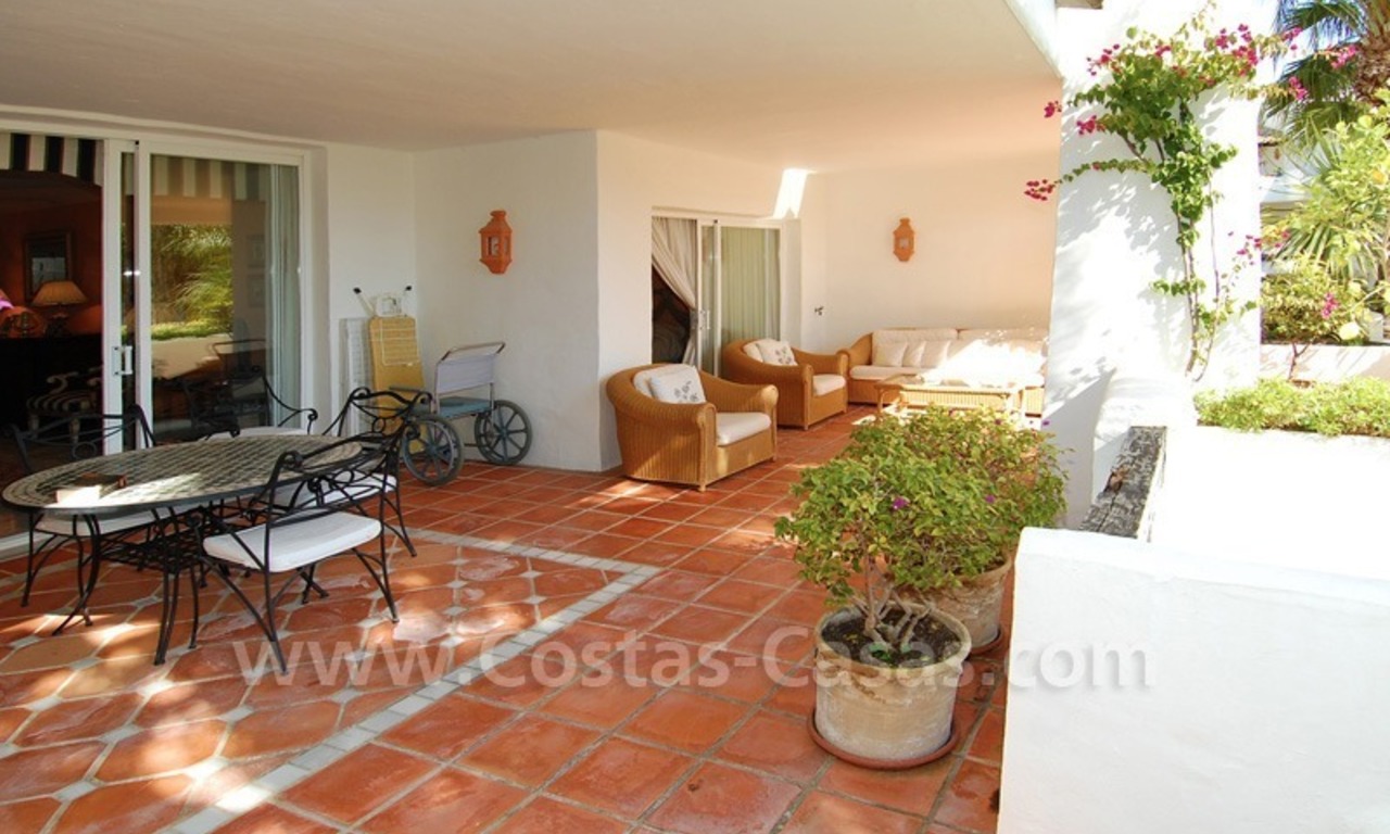 Espacioso apartamento de lujo para comprar en un complejo situado en primera línea de playa en la Milla de Oro – Marbella 6