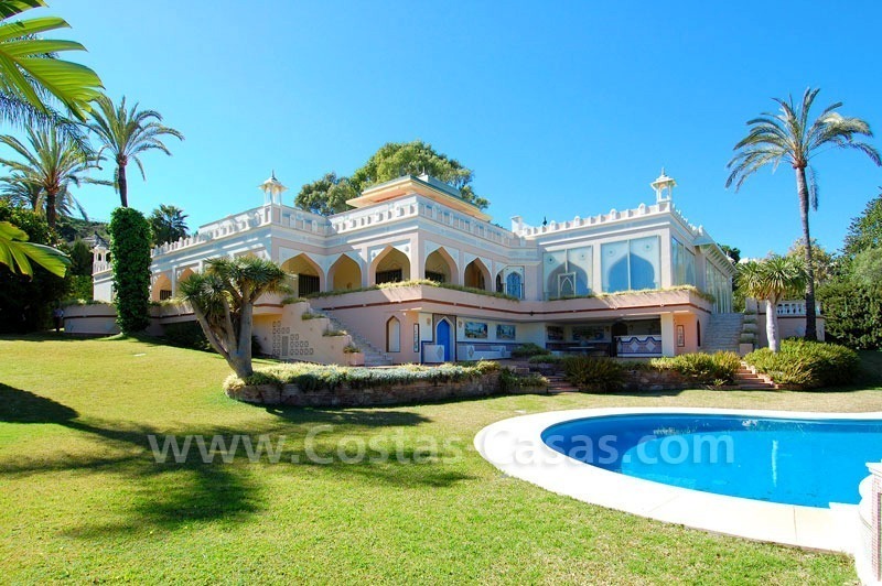 Exclusiva propiedad palaciega a la venta en Nueva Andalucía – Marbella