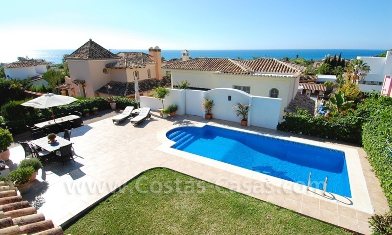 Villa cerca de la playa en venta – Las Chapas Playa, El Rosario, Marbella 5