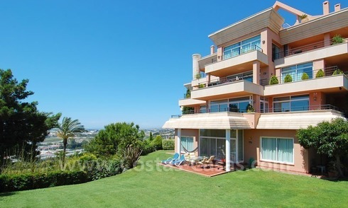 Apartament de lujo espacioso a la venta en Nueva Andalucía, Marbella 