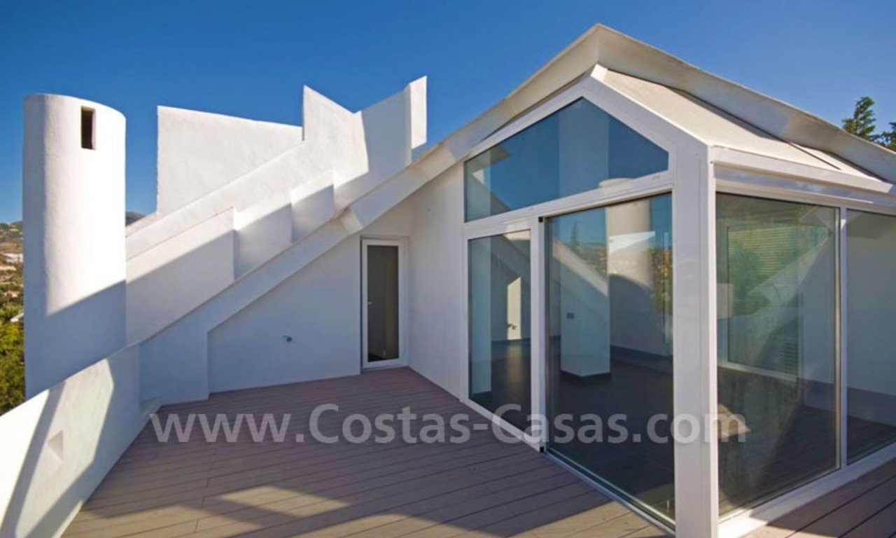 Villa moderna situada en primera línea de golf a la venta en Nueva Andalucía – Marbella 15