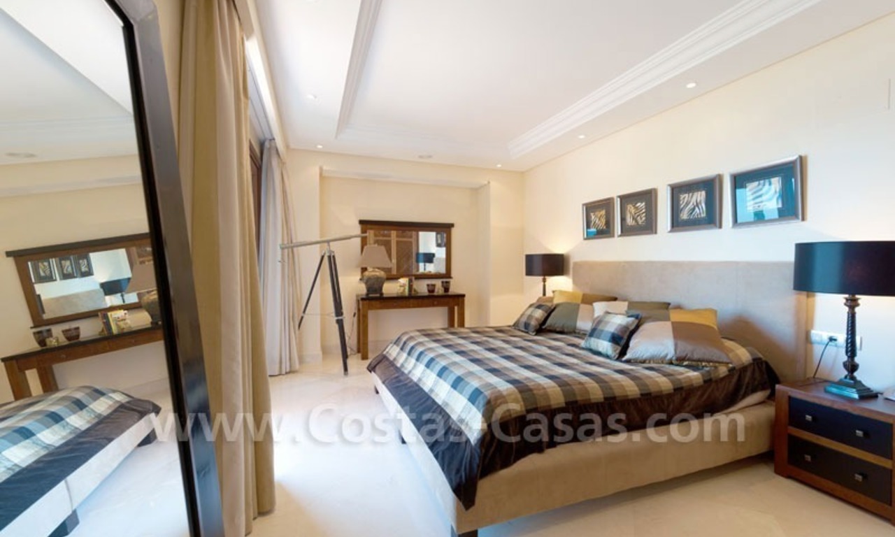 Apartamento de lujo situado en primera línea de playa a la venta en la zona de Marbella – Estepona 13