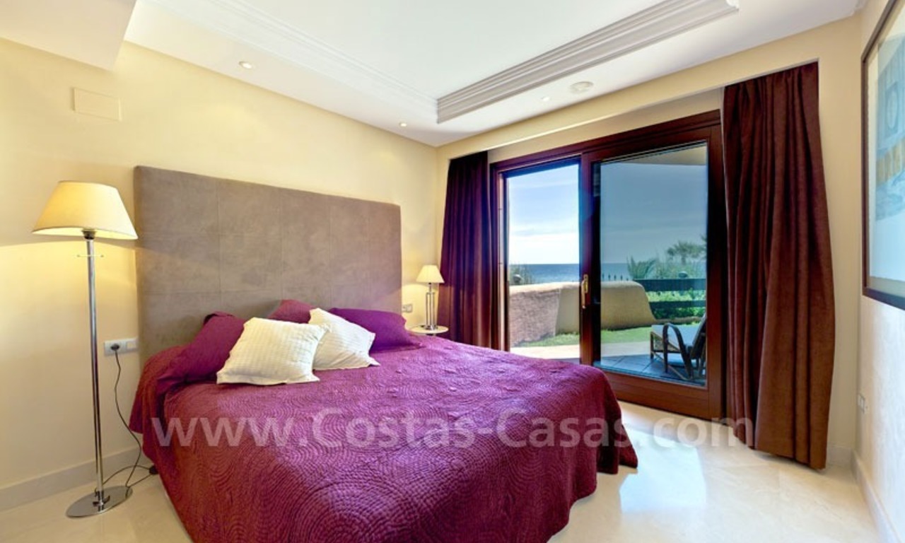 Apartamento de lujo situado en primera línea de playa a la venta en la zona de Marbella – Estepona 15