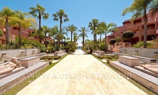 Apartamento de lujo situado en primera línea de playa a la venta en la zona de Marbella – Estepona 19