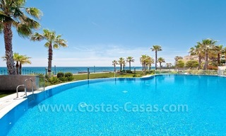 Apartamento de lujo situado en primera línea de playa a la venta en la zona de Marbella – Estepona 20
