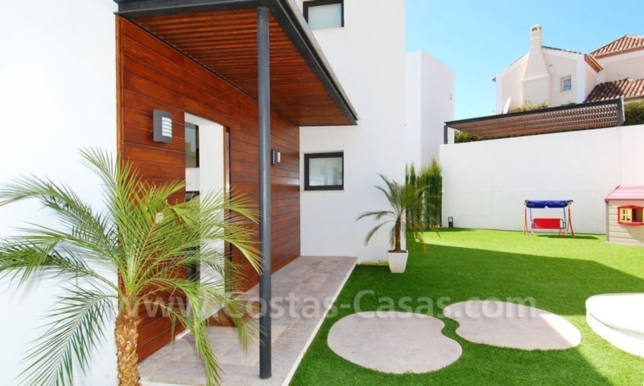 Villa moderna a la venta, primera línea de golf con vistas al mar, Marbella – Benahavis 3