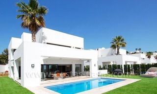 Villa moderna a la venta, primera línea de golf con vistas al mar, Marbella – Benahavis 1