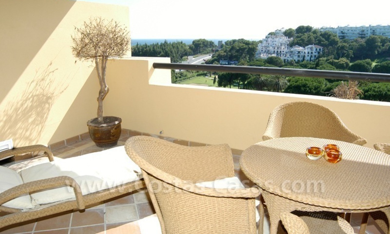 Apartamento en primera línea de golf a la venta en Marbella este 4