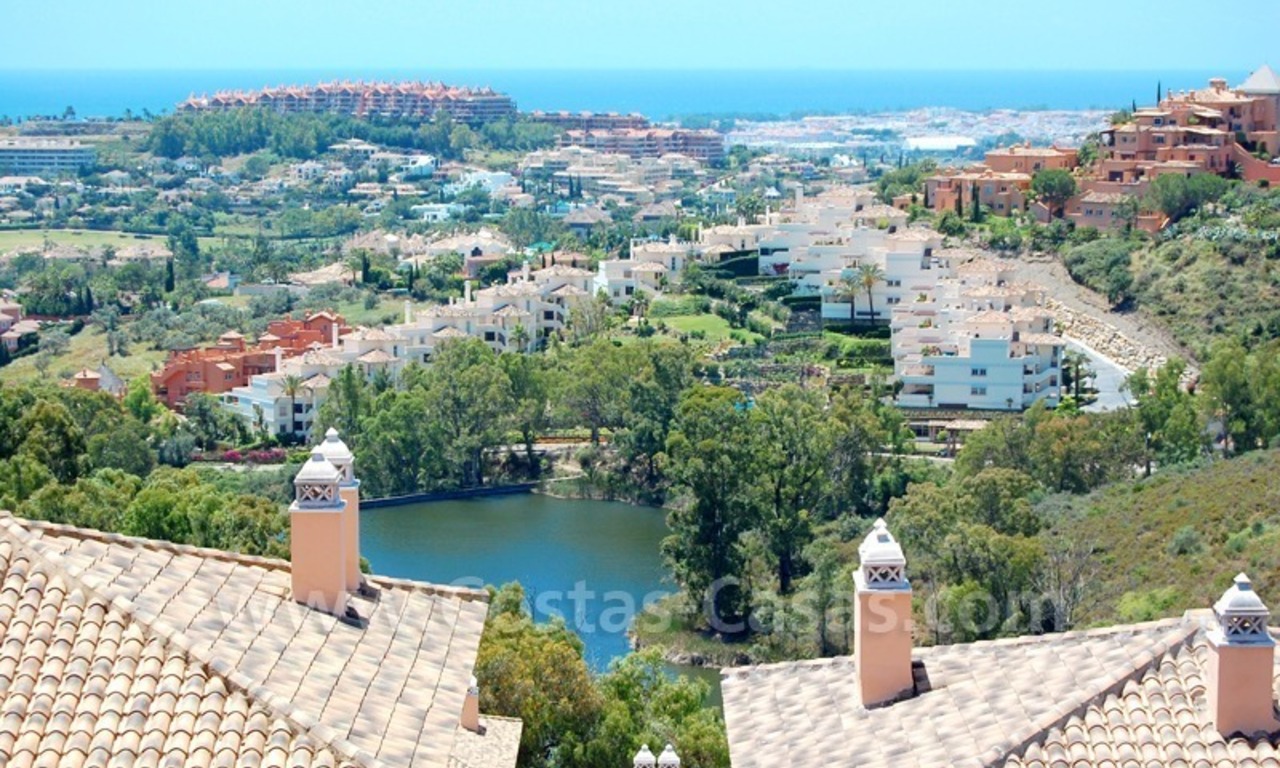 Estupendos apartamentos y áticos de lujo a la venta en Marbella - Nueva Andalucía 1
