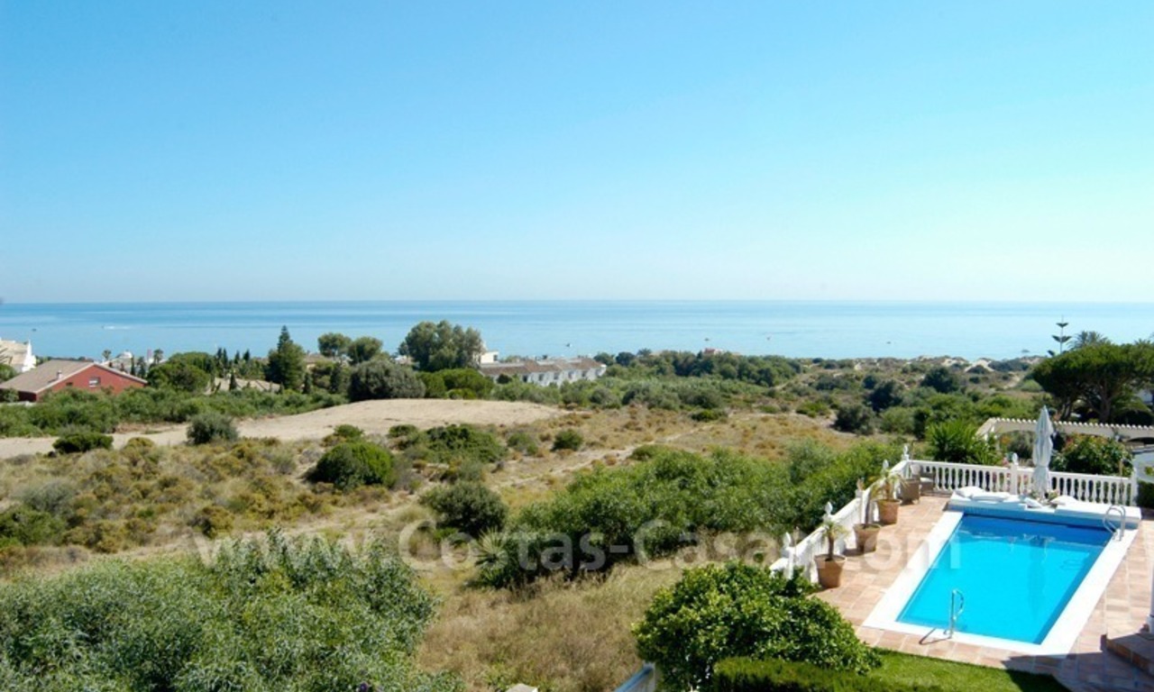 Villa cerca de playa de estilo español a la venta en Marbella este 0
