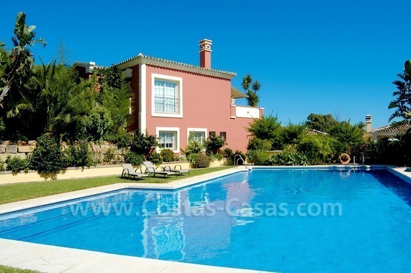 Villa a la venta en Nueva Andalucía, Marbella