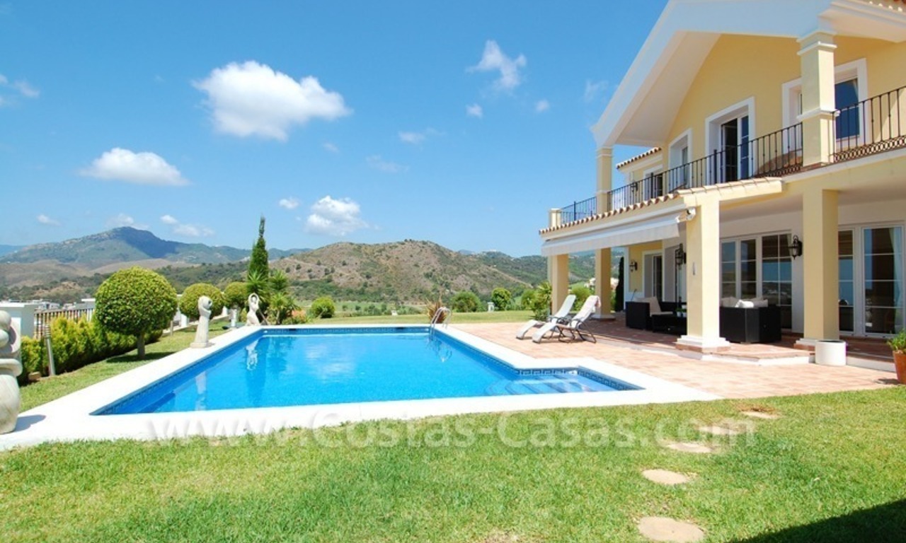 Villa exclusive para comprar en la zona de Marbella - Benahavis 2