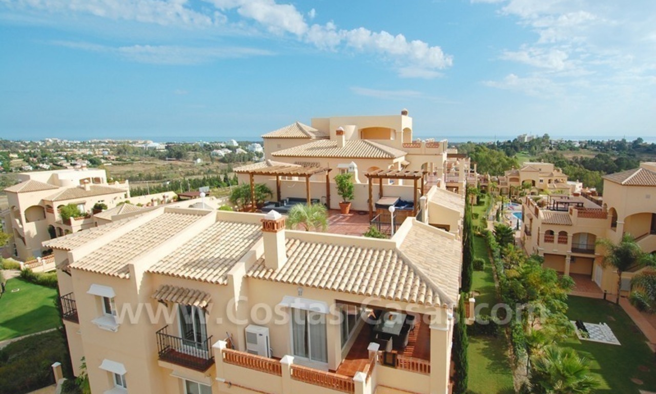 Ofertas: apartamentos de lujo en primera línea de gol para comprar en la zona de Marbella – Benahavis. 12