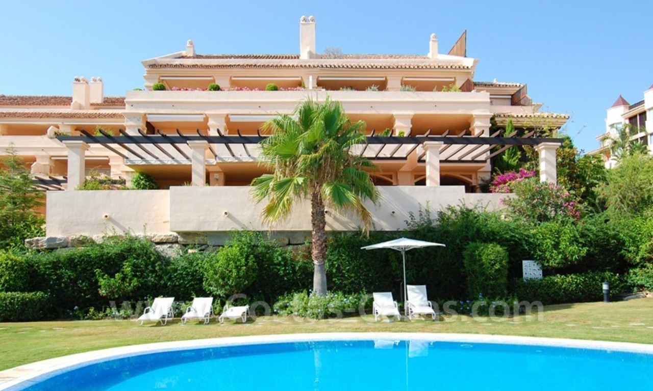 Amplio apartamento de lujo a la venta en Nueva Andalucía – Marbella 0