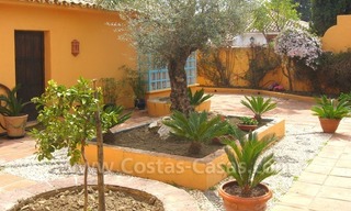 Villa de estilo rústico con picadero y establos a la venta en Marbella - Costa del Sol 1