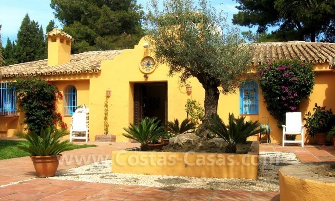Villa de estilo rústico con picadero y establos a la venta en Marbella - Costa del Sol 6