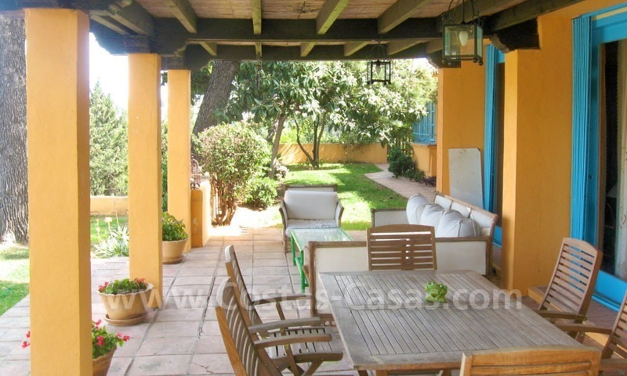 Villa de estilo rústico con picadero y establos a la venta en Marbella - Costa del Sol 14