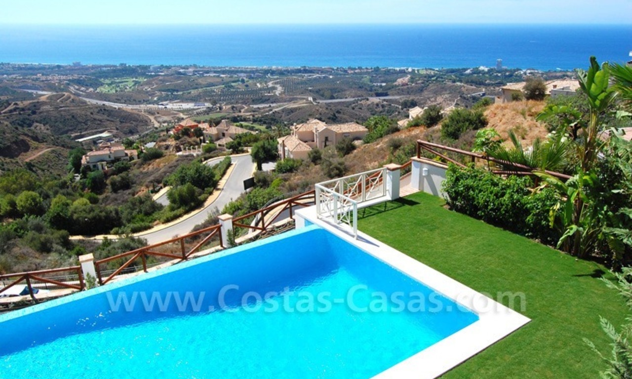 Villa de nueva contrucción de estilo moderno andaluz para comprar en Marbella 3
