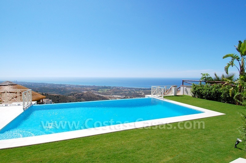 Villa de nueva contrucción de estilo moderno andaluz para comprar en Marbella