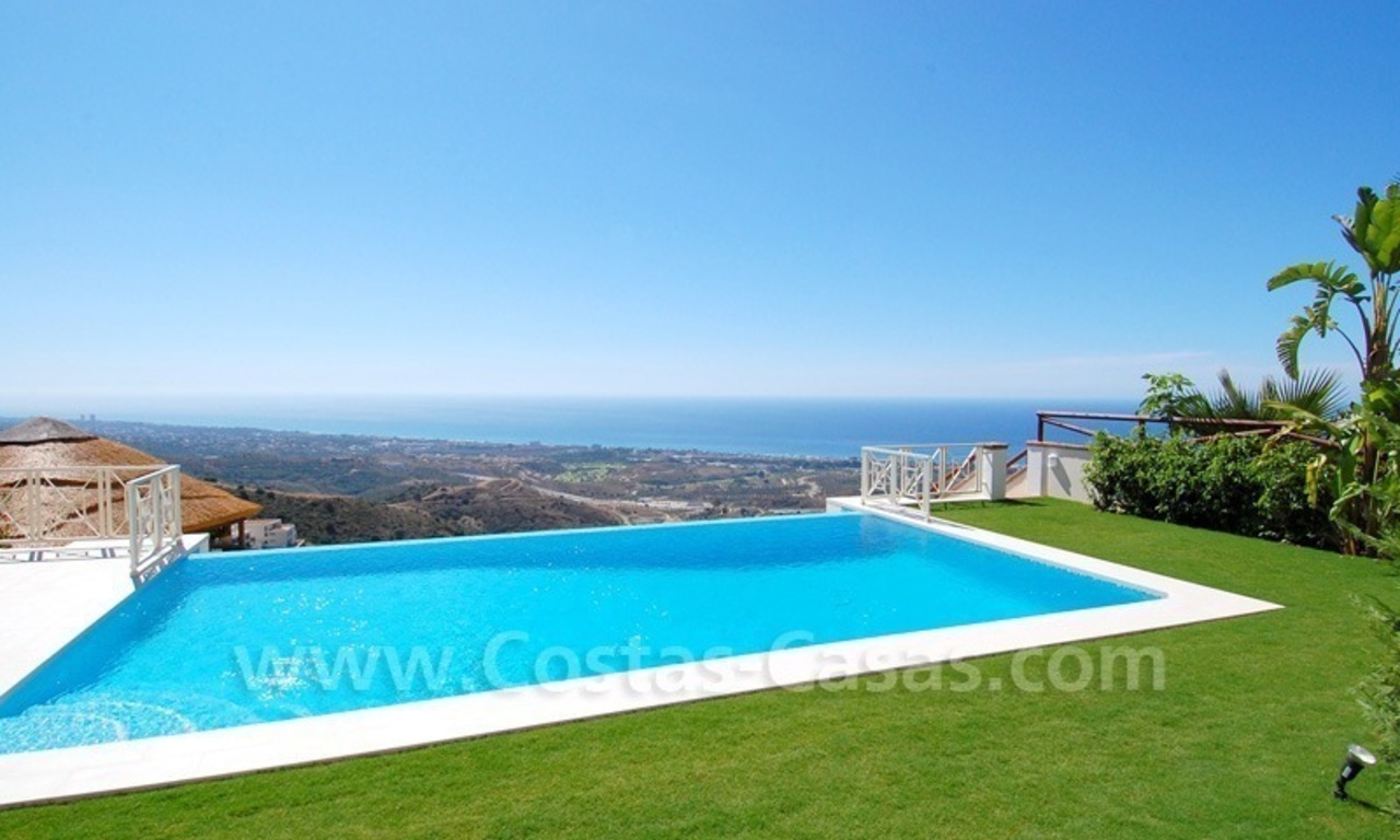 Villa de nueva contrucción de estilo moderno andaluz para comprar en Marbella 0