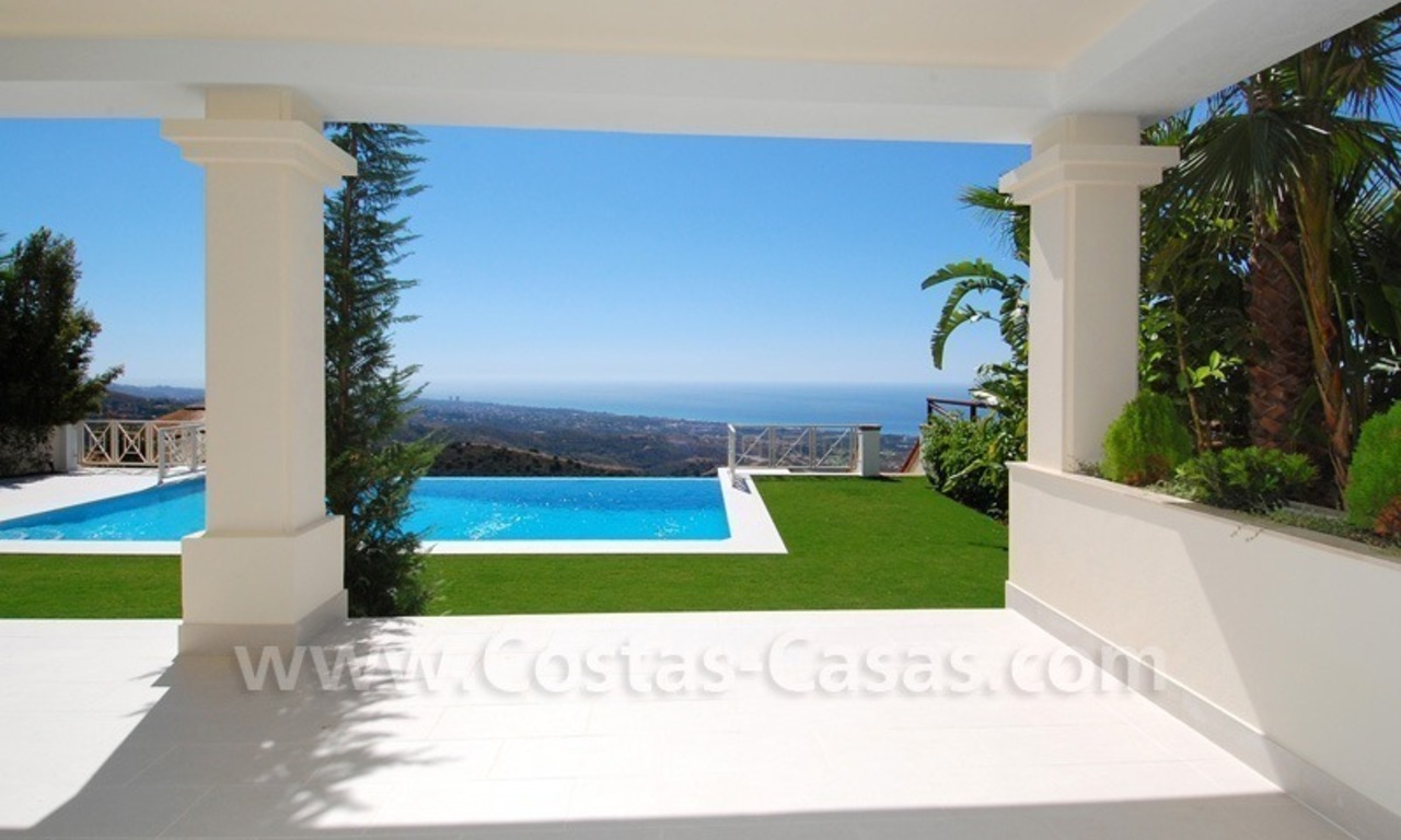 Villa de nueva contrucción de estilo moderno andaluz para comprar en Marbella 1