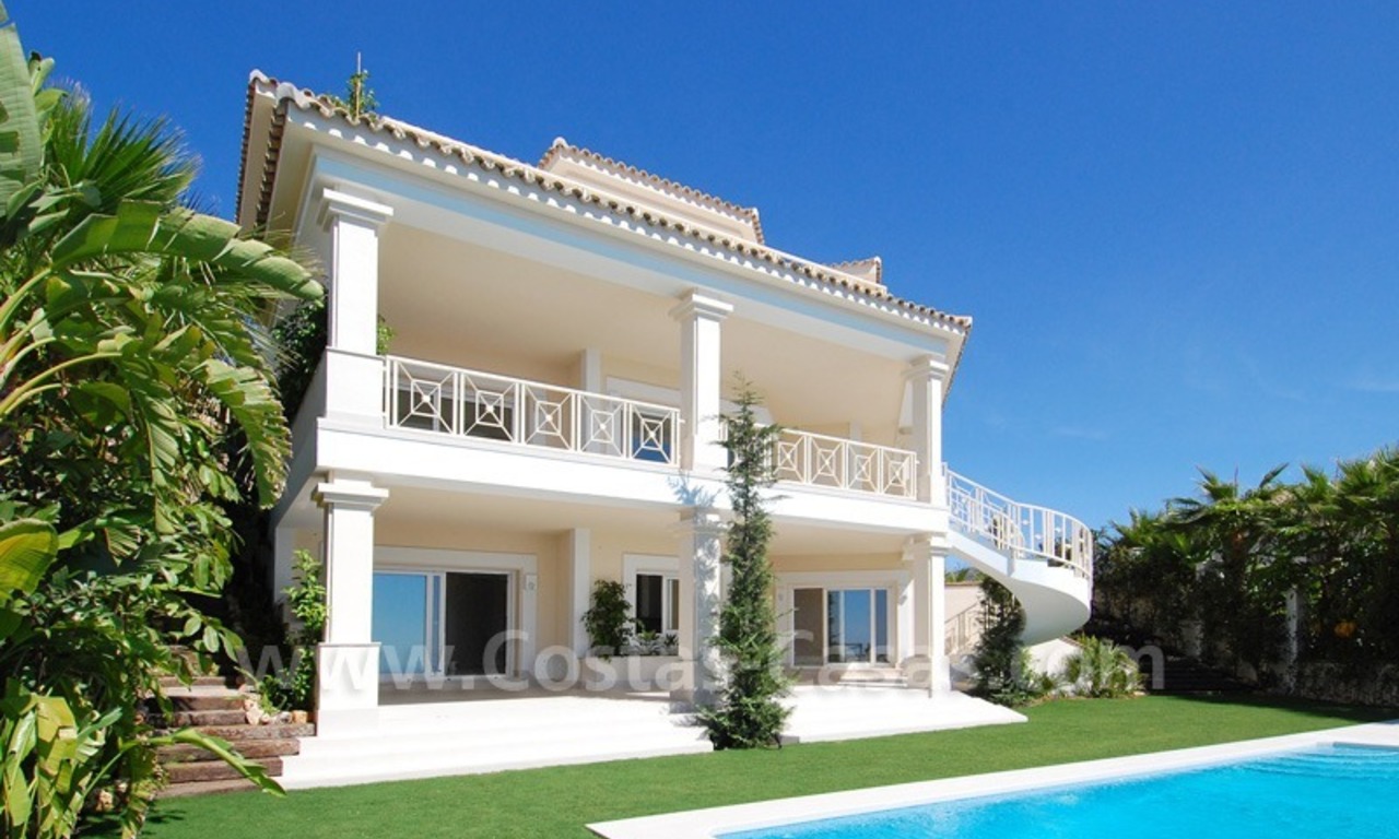 Villa de nueva contrucción de estilo moderno andaluz para comprar en Marbella 5