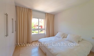 Apartamento situado cerca de la playa a la venta en complejo de primera línea de mar en Marbella 12