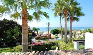 Casa adosada en primera línea de mar a la venta en Marbella 1