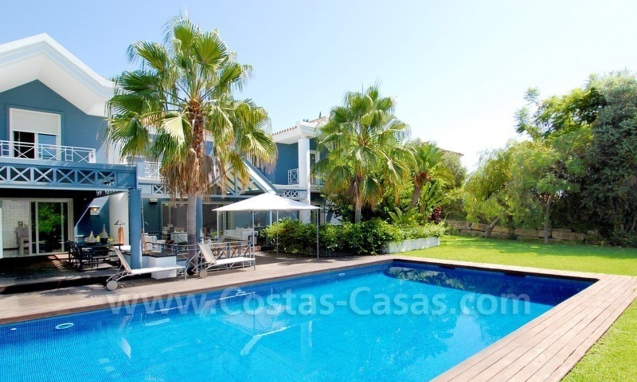 Villa de estilo moderno a la venta en Sierra Blanca, Marbella 2