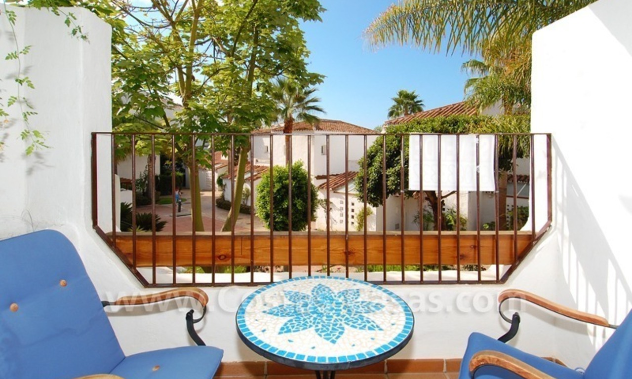Apartamento en complejo en primera línea de playa a la venta en Marbella 3
