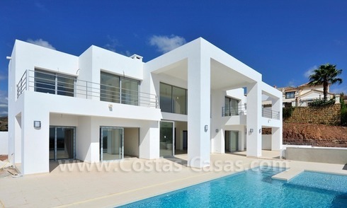Exclusiva villa de estilo contemporáneo a la venta en la zona de Marbella - Benahavis 