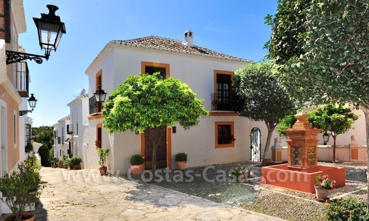 Exclusivo apartamento en venta, pueblo andaluz, en el corazon de La Milla de Oro, entre Marbella y Puerto Banus 6