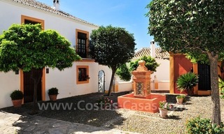 Exclusivo apartamento en venta, pueblo andaluz, en el corazon de La Milla de Oro, entre Marbella y Puerto Banus 7