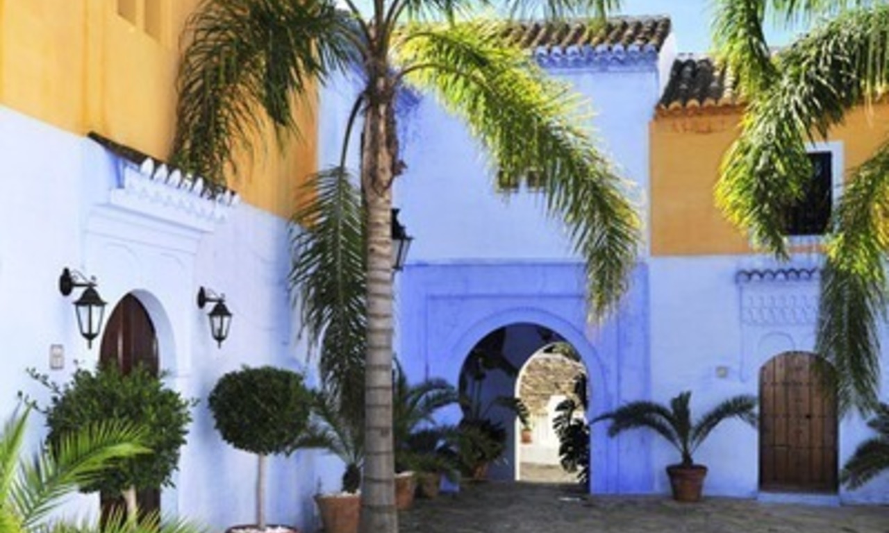 Exclusivo apartamento en venta, pueblo andaluz, en el corazon de La Milla de Oro, entre Marbella y Puerto Banus 9