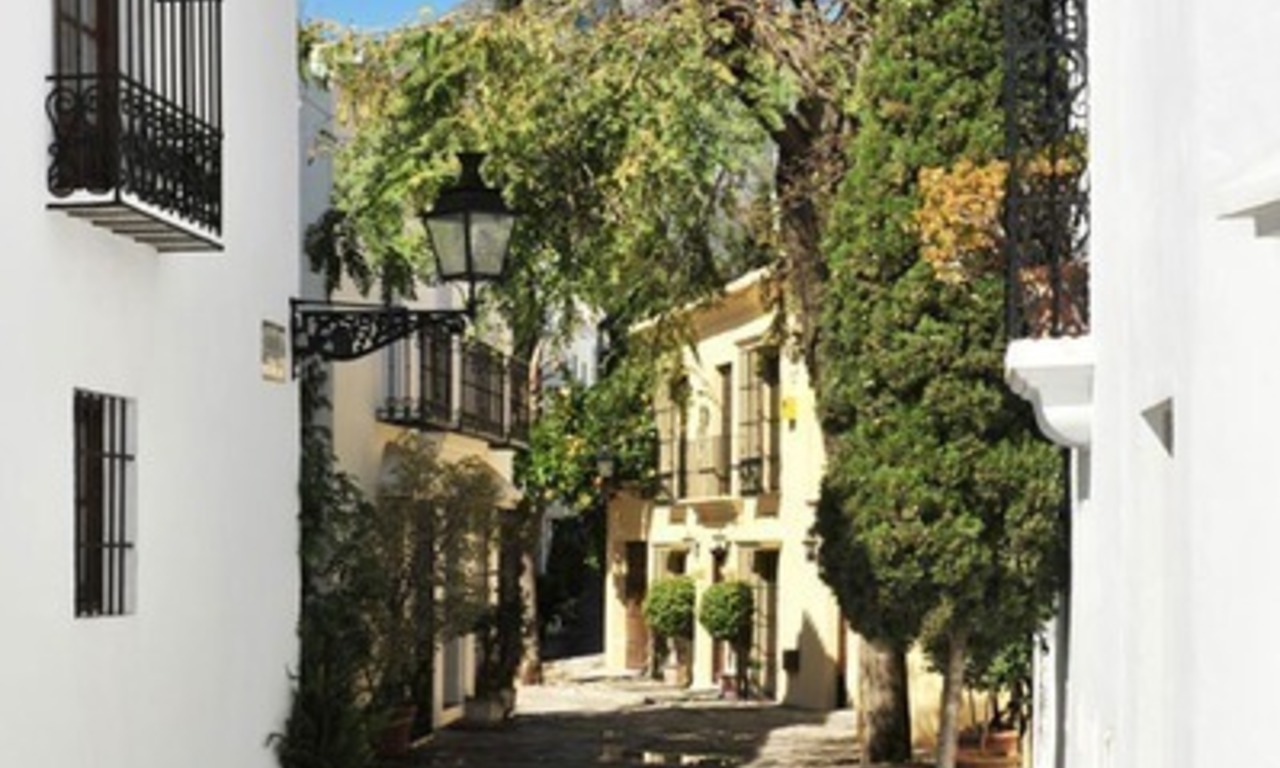 Exclusivo apartamento en venta, pueblo andaluz, en el corazon de La Milla de Oro, entre Marbella y Puerto Banus 11