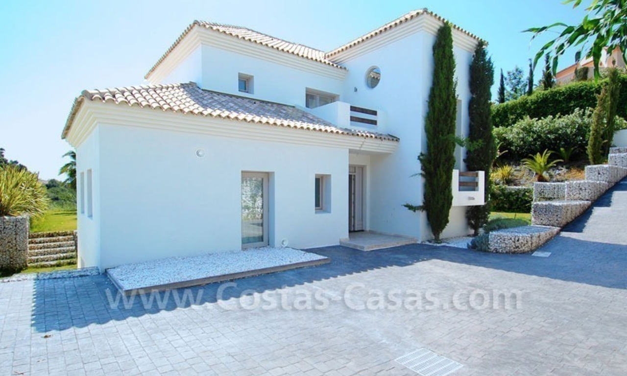 Villa moderna recién construida en venta en Elviria, Marbella Este 4