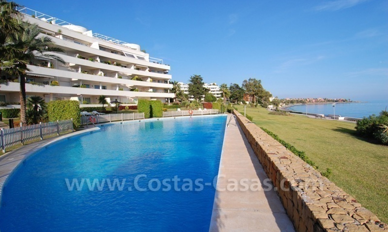 Apartamento en primera línea de playa a la venta en complejo situado en primera linea de mar en la Nueva Milla de Oro, Marbella - Estepona 5