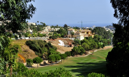 Parcela en primera línea de golf en La Quinta Golf Resort en Marbella - Benahavis 