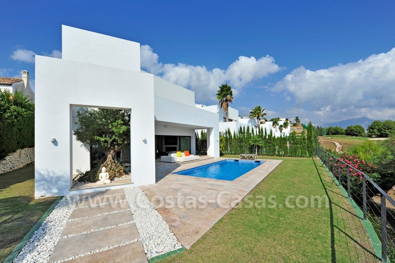 Villa moderna exclusiva a la venta en la zona de Marbella – Benahavis