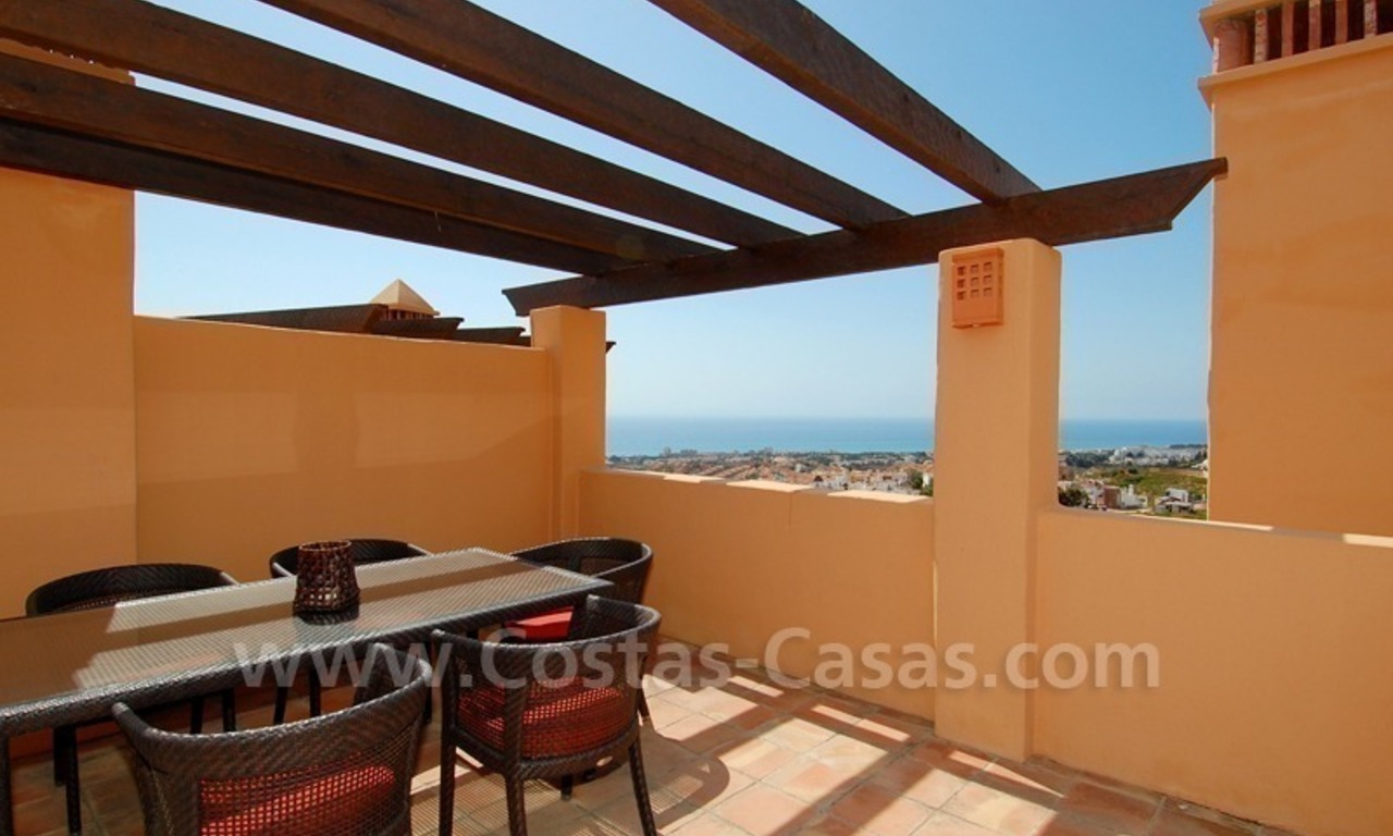 Exclusiva adosada de estilo moderno a la venta cerca de Marbella este en la Costa del Sol 3