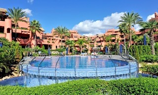 Apartamento de lujo a la venta en complejo exclusivo situado en primera línea de playa entre Marbella y Estepona centro 1