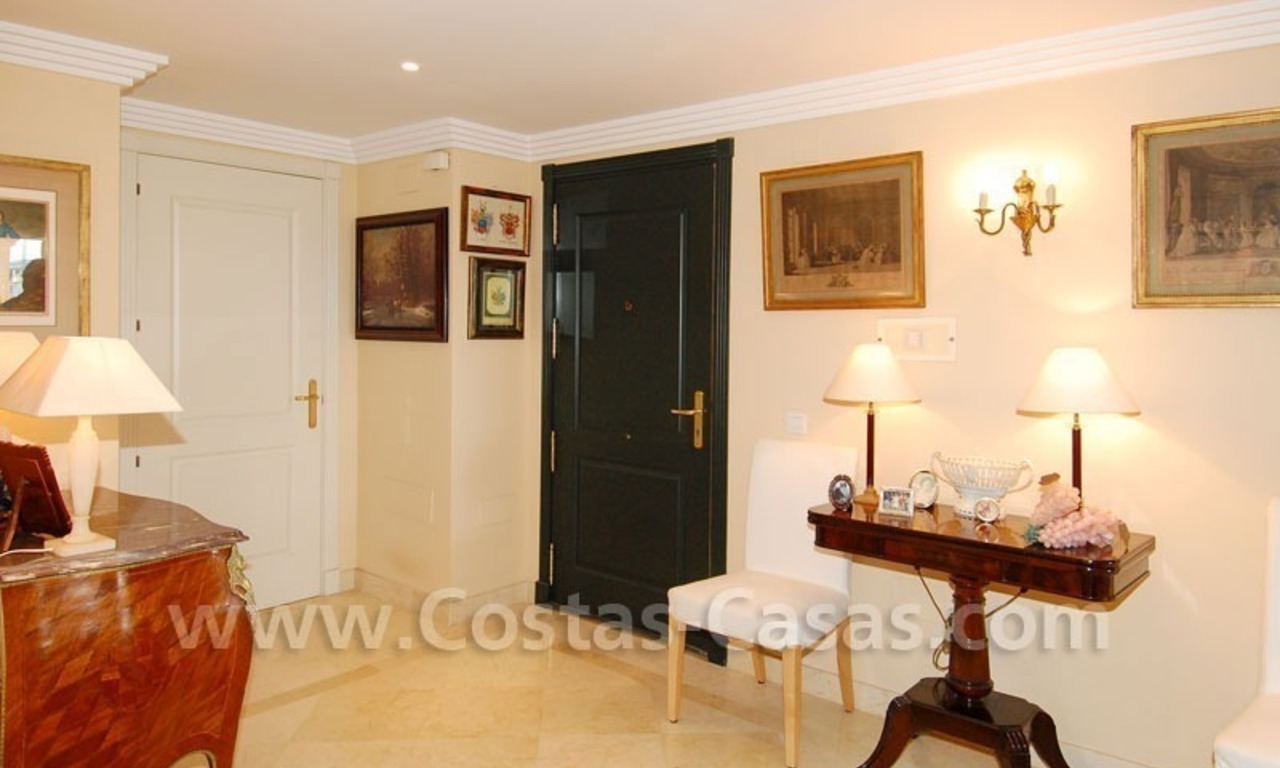 Amplio apartamento de lujo a la venta en Nueva Andalucía – Marbella 9